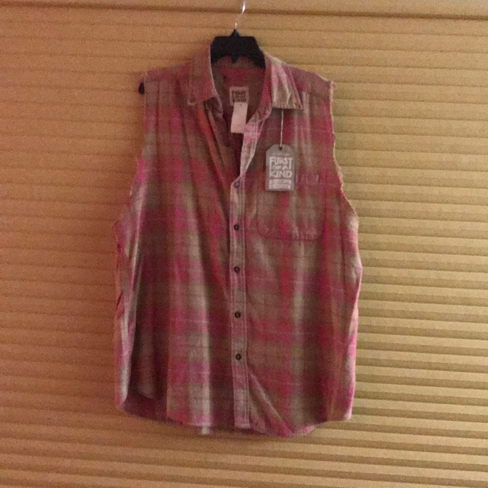 First of A Kind flannel sleeveless pink/tan shirt